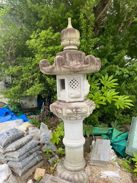 石灯籠　特大　でっかい燈篭　庭石