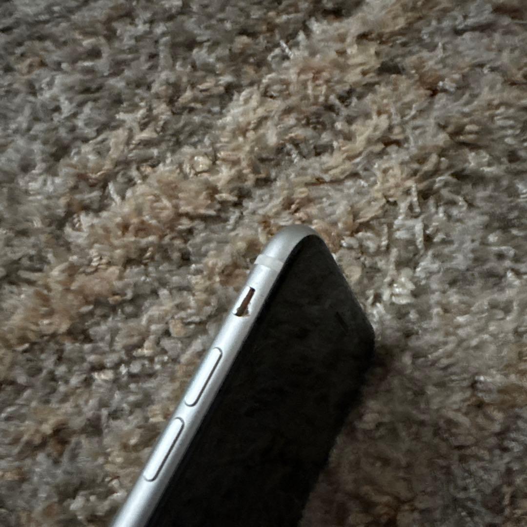 iPhone SE（第2世代）　256G バッテリー77%