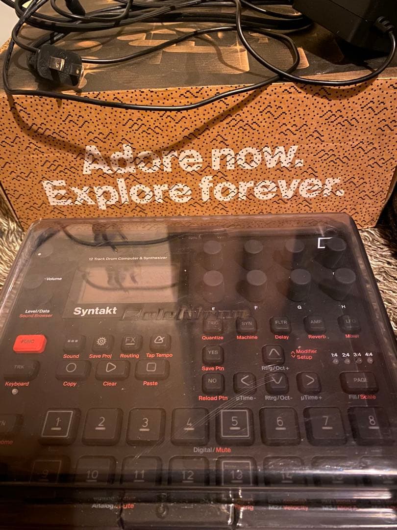Elektron Syntakt 12トラックドラムコンピュータ　シンセサイザー