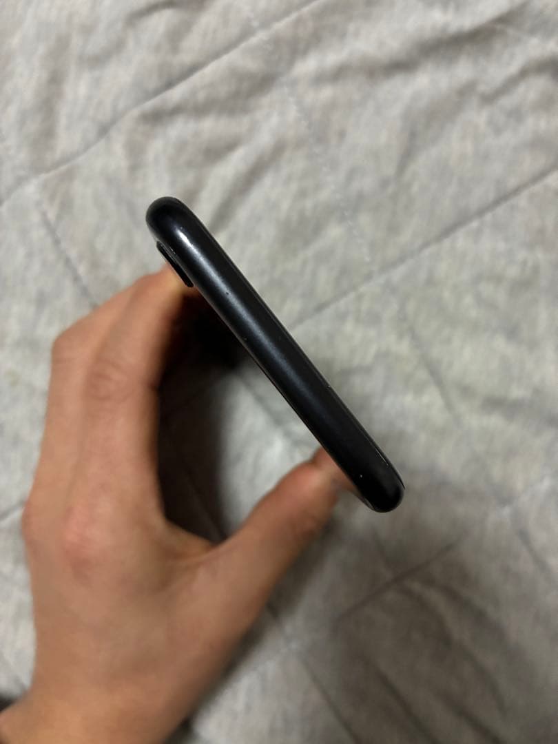 iPhone SE 第2世代 128GB ブラック SIMフリーシャッター音なし