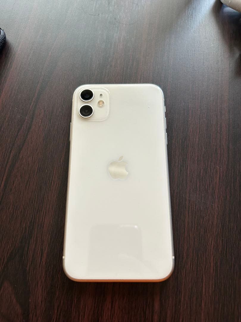 Apple iPhone 11 ホワイト 本体　64G