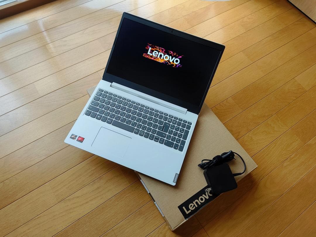 Lenovo Idiapadノートパソコン