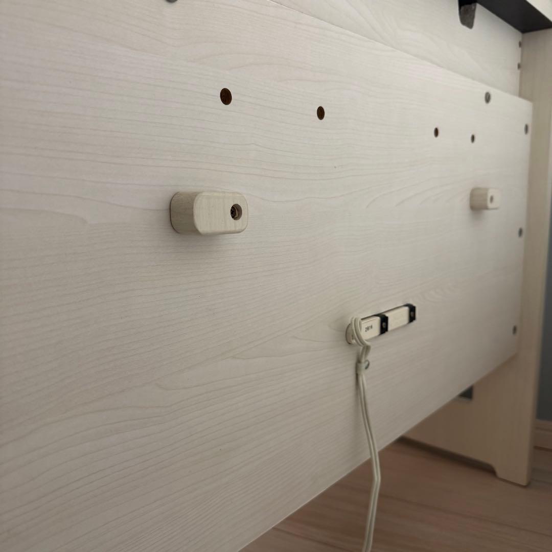 【デスクライト付き】コイズミ 勉強机 ホワイト 幅90 KWD231-233