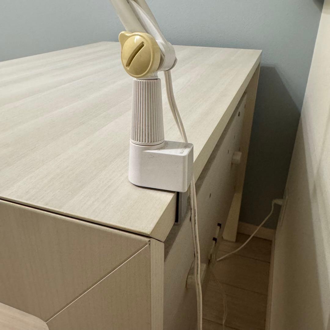 【デスクライト付き】コイズミ 勉強机 ホワイト 幅90 KWD231-233