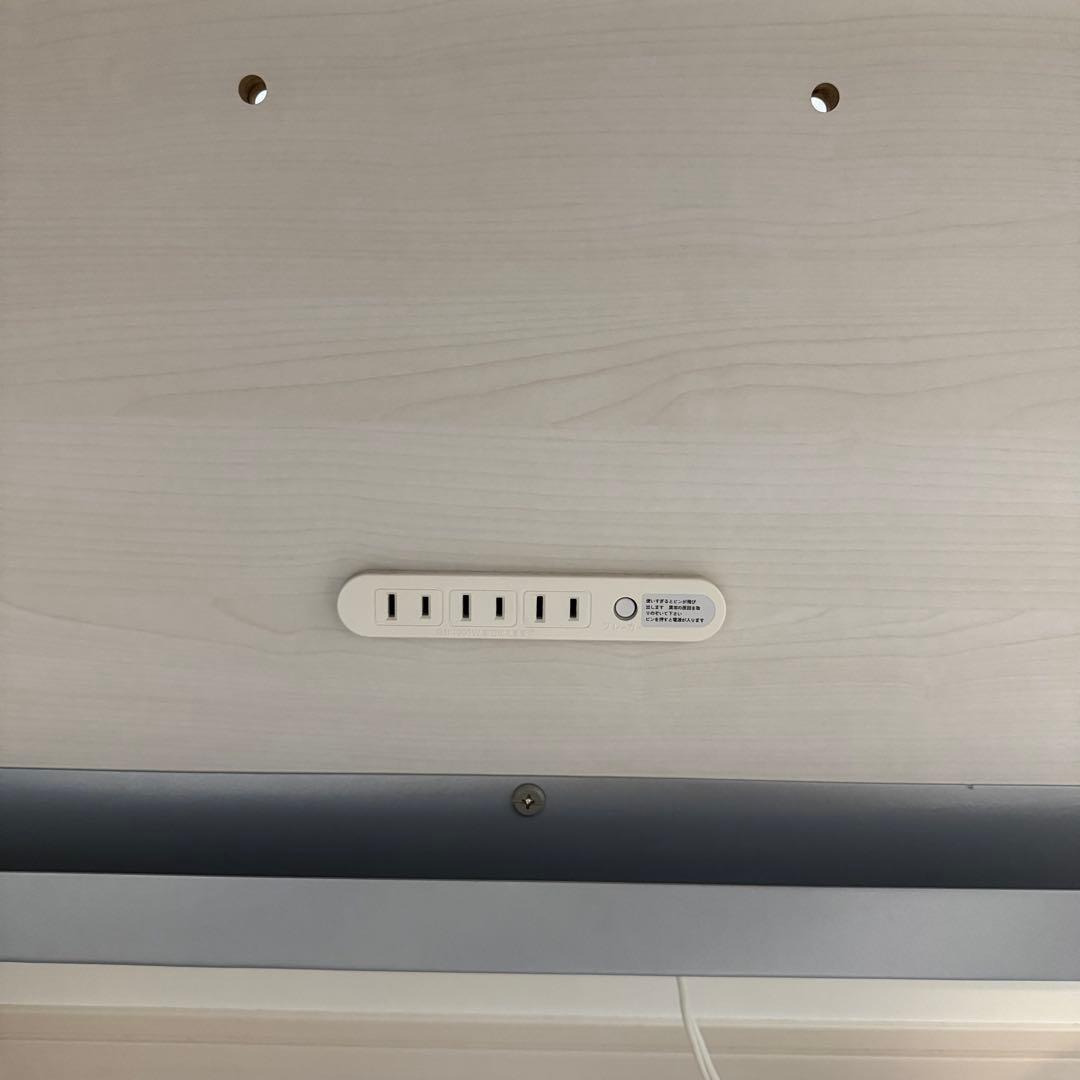 【デスクライト付き】コイズミ 勉強机 ホワイト 幅90 KWD231-233