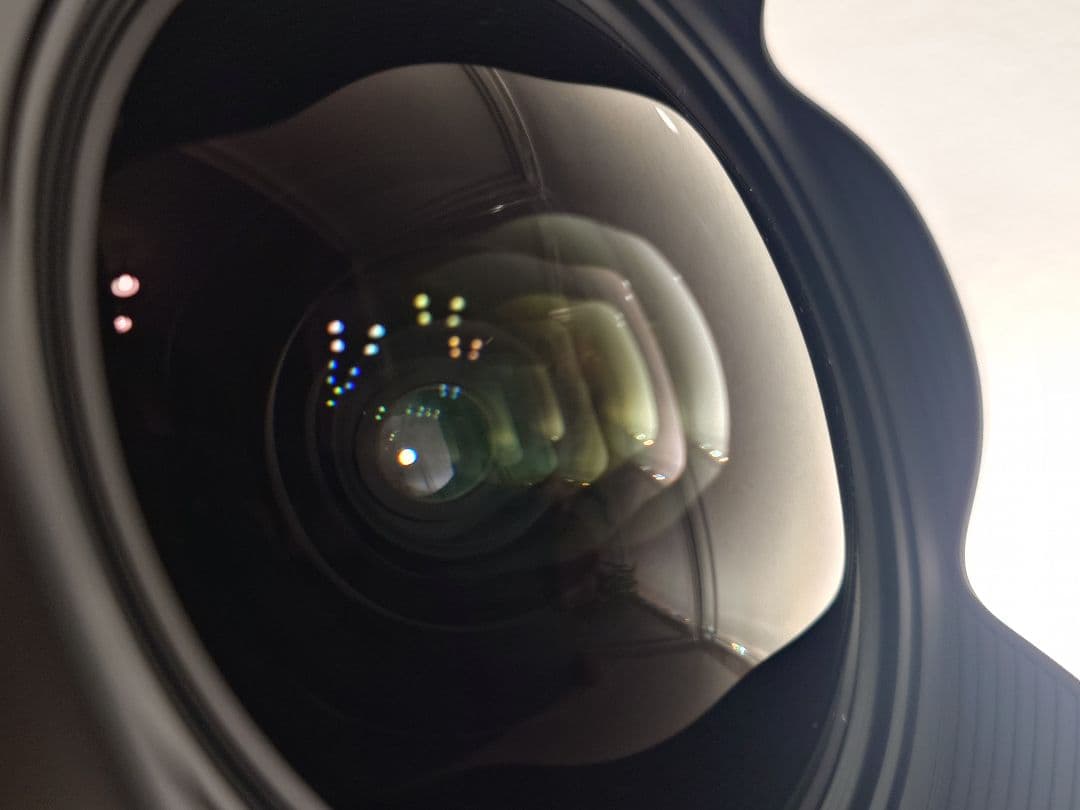 ほぼ未使用　Sigma 14-24mm f2.8 DG DNレンズ