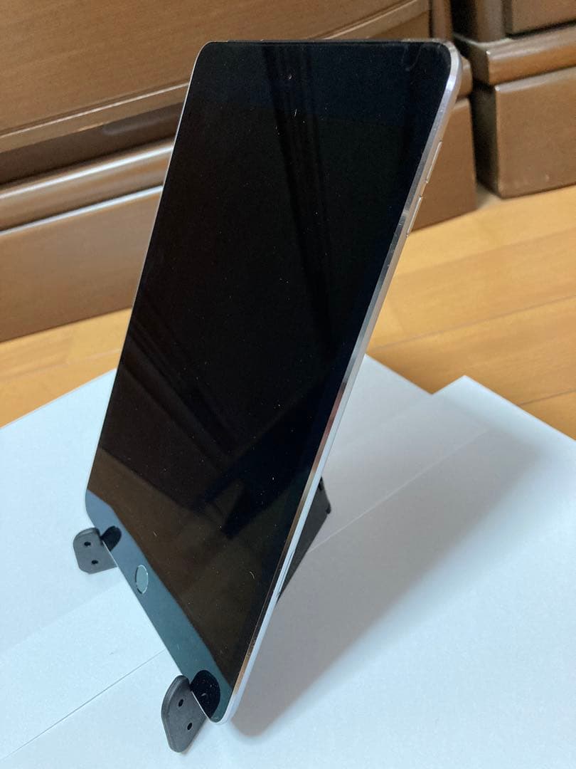 iPad mini 4 シルバー 64GB Wi-Fi セルラー　simフリー
