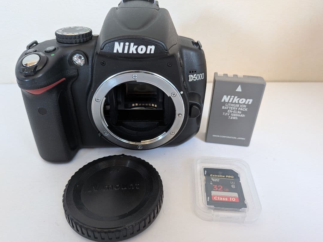 ✨️1129ショット✨️Nikon D5000 デジタル一眼レフカメラ 本体