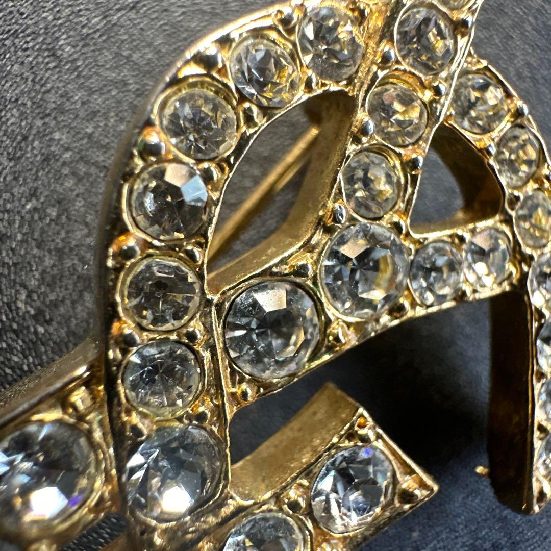 【vintage】YSL ロゴブローチ ゴールドカラー　イヴサンローラン