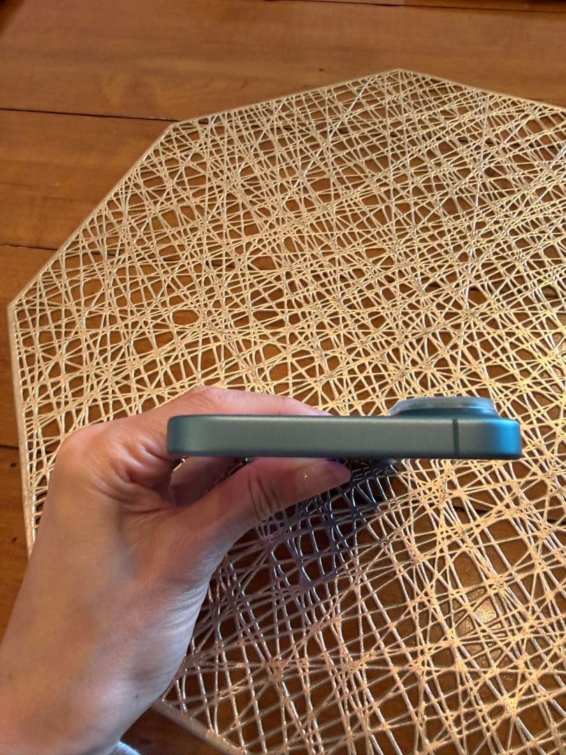 九喇痲さん専用【美品】Apple iPhone 16 ティール 256GB