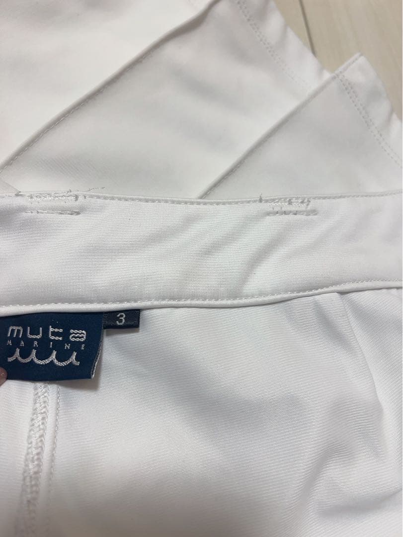 ムータマリーン白スカート