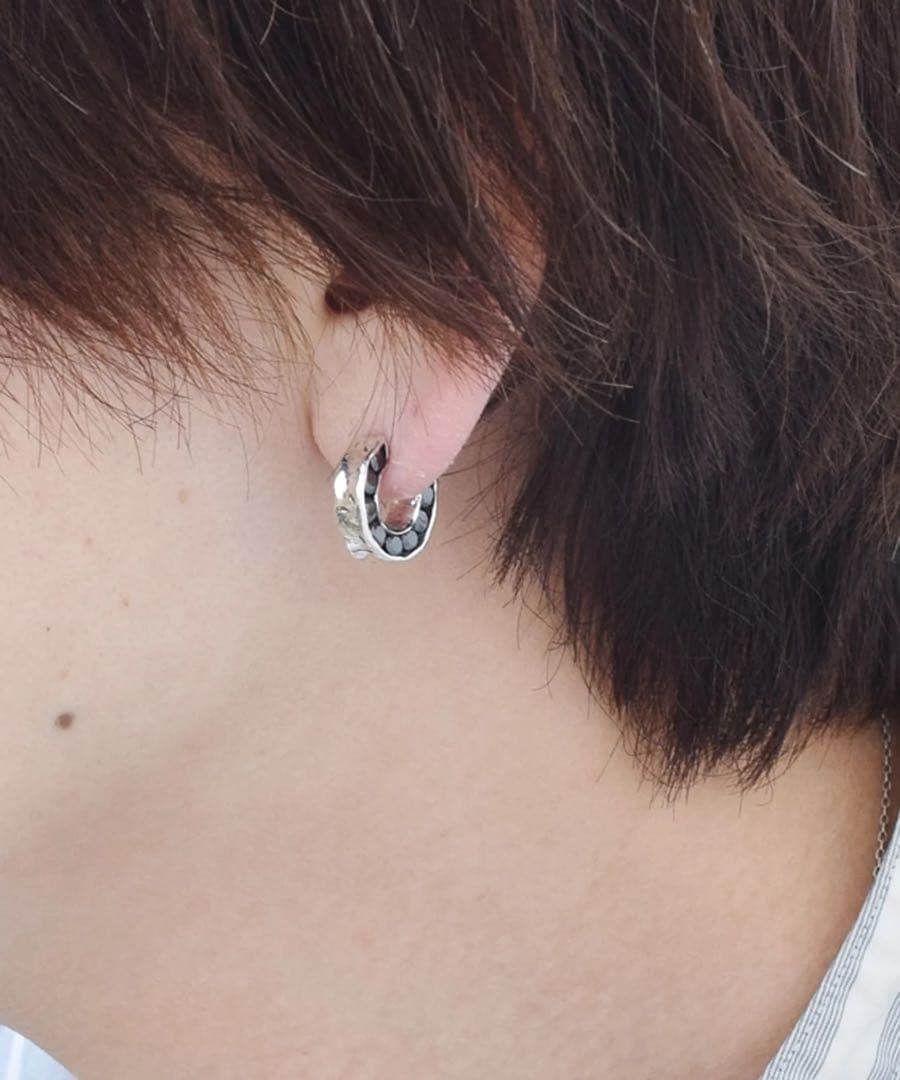 e.m. ブラックジルコニアピアス片耳(カスタム)