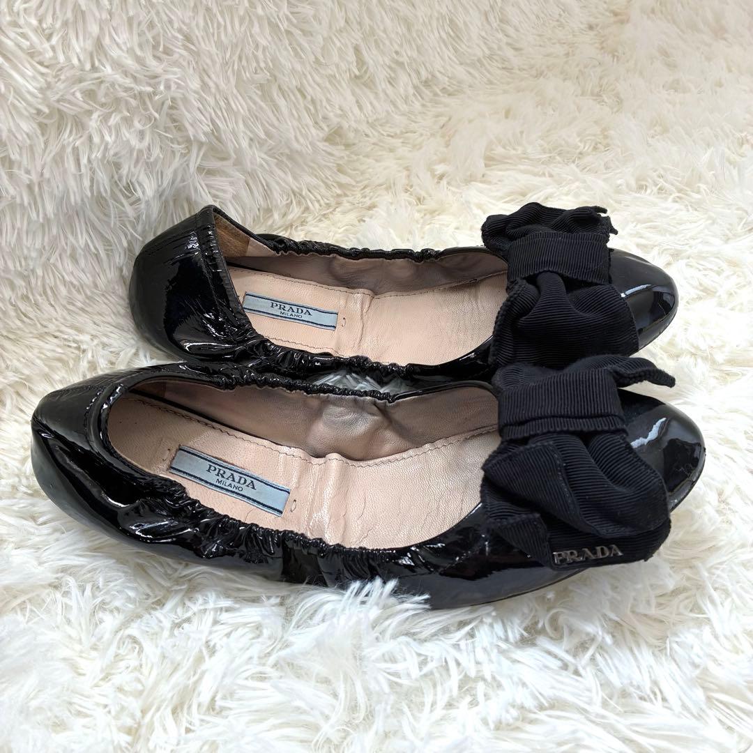 PRADAプラダ　エナメル　リボン　ロゴ　パンプス.