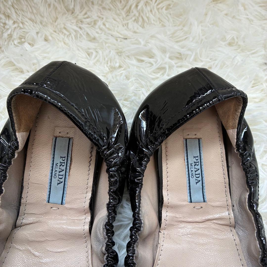 PRADAプラダ　エナメル　リボン　ロゴ　パンプス.