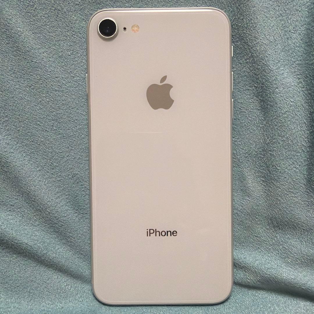 Apple iPhone 8 本体 シルバー
