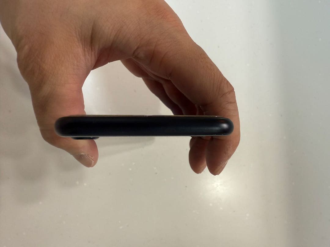 iPhone SE3 (第三世代) 64GB 黒 美品