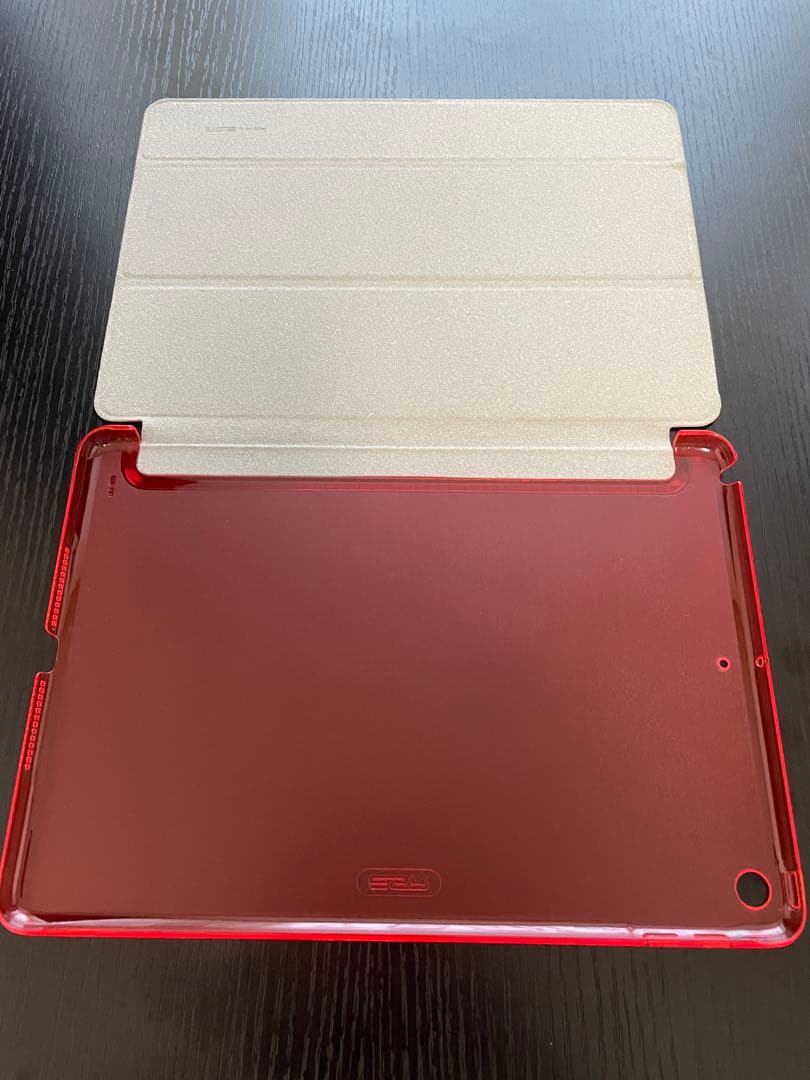 iPad 第6世代 本体 充電ケーブル・iPadケース付き