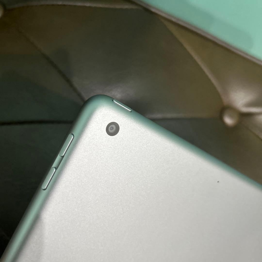 Apple iPad 第5世代 Wi-Fiモデル 32GB (MP2F2J/A)