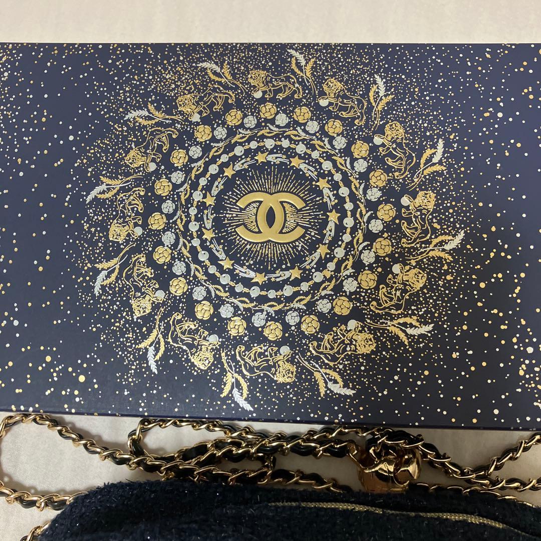 新品！CHANEL BEAUTE ネイビー ポーチ