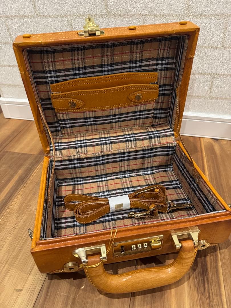 【未使用】LEAVESリーブス　レザー　ミニトランク　レトロ　ハンドメイド　底鋲