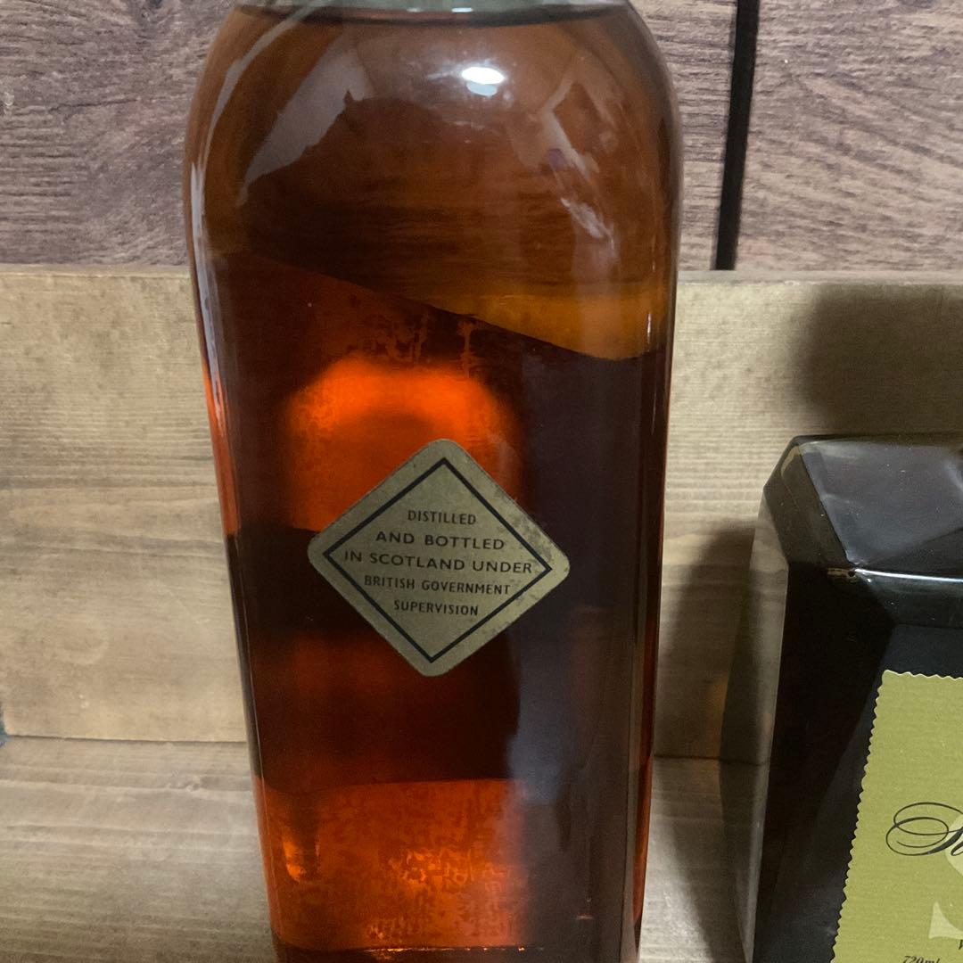 特級古酒3本セット　ジョニ黒白紋章　ローヤル　リザーブ