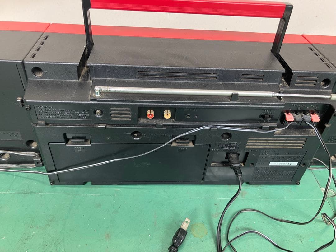 [中古]SHARP QT-95 赤色ラジカセ