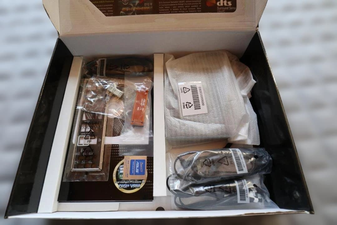 P8P67DELUXE+CPU+メモリ＋グラボ　４点セット