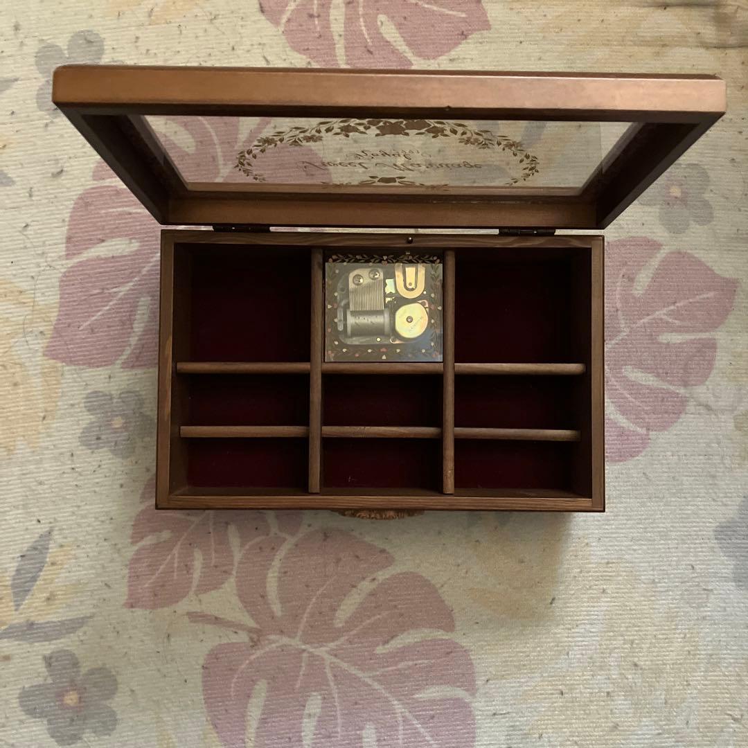 花の装飾付き木製オルゴールボックス