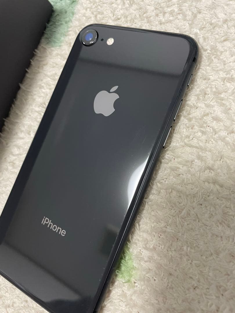 Apple iPhone 8 スペースグレー 本体 中古