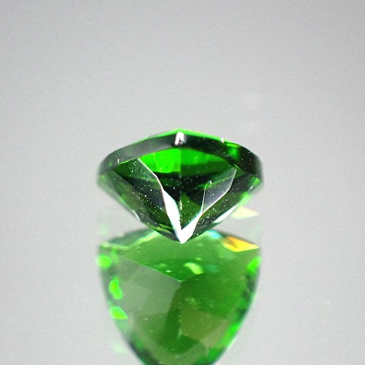 【ロシア/シベリア産】クロムダイオプサイト