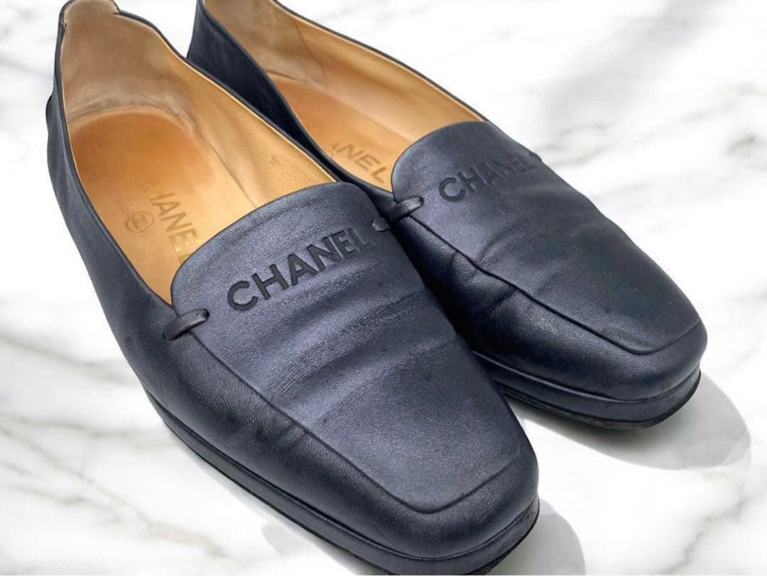 CHANEL ロゴ型押し　ローファー　ガンメタリック 24cm