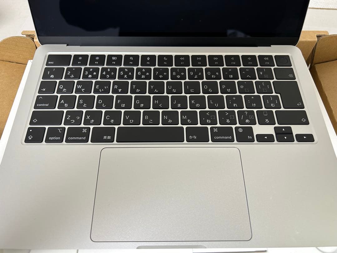 Apple MacBook Air (M2, 2022) シルバー