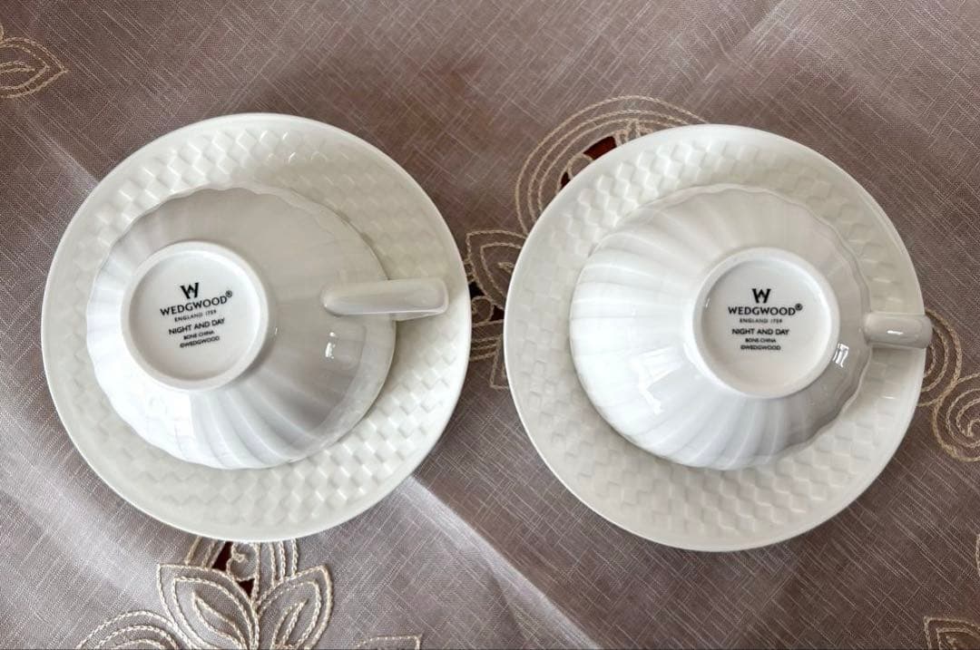 ナイト＆デイ　カップ＆ソーサー　プレート　ペア