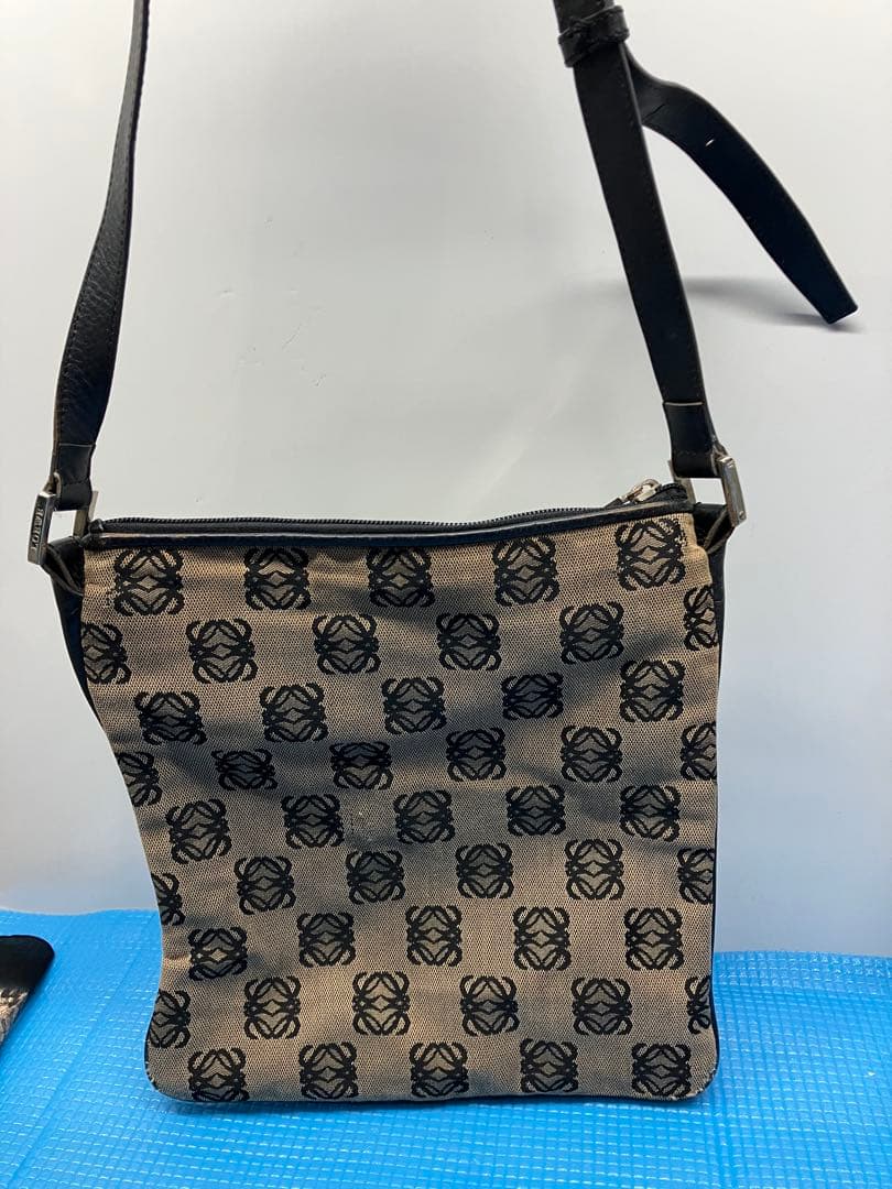 C0201)LOEWE(ロエベ)ショルダーバッグ