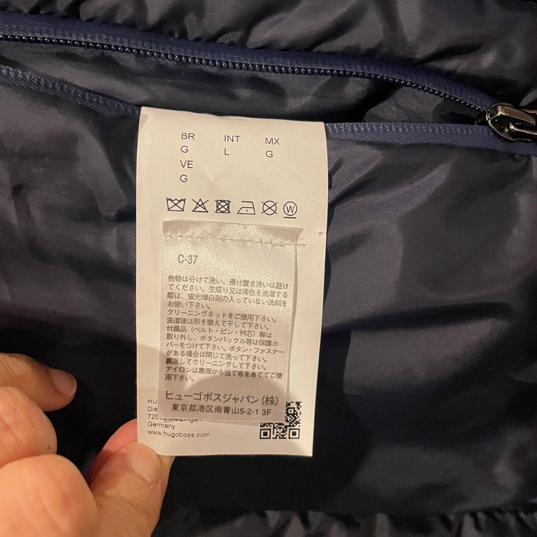 HUGO BOSS 中綿ジャケット　スタンドカラー　メタルプレート　アウター