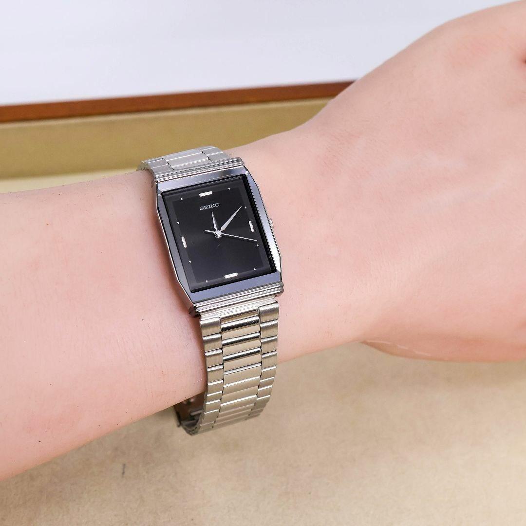 稼働 SEIKO 腕時計 黒文字盤 スクエア 新品電池 シンプル1936