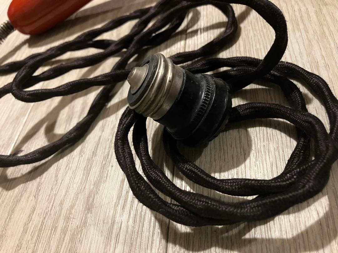 珍品　昭和レトロアイロンコテ　古型電球コンセント
