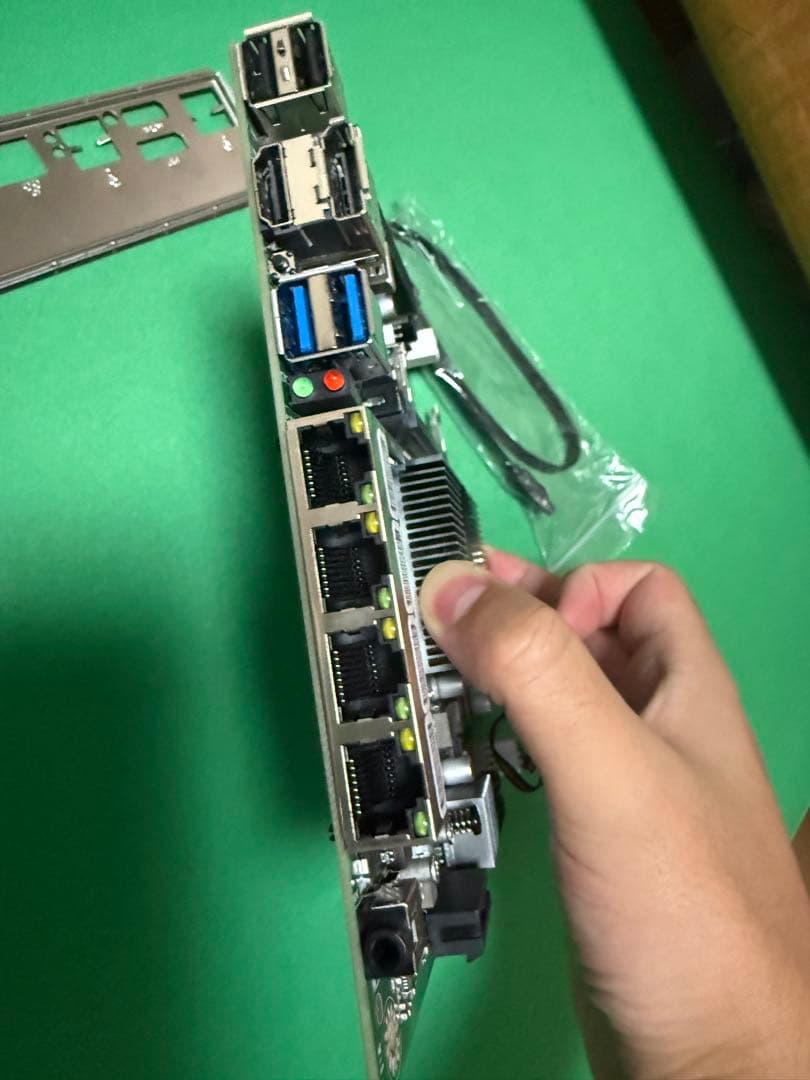 N100搭載 NASマザーボード GZBOX 2.5GbE×4 中古美品