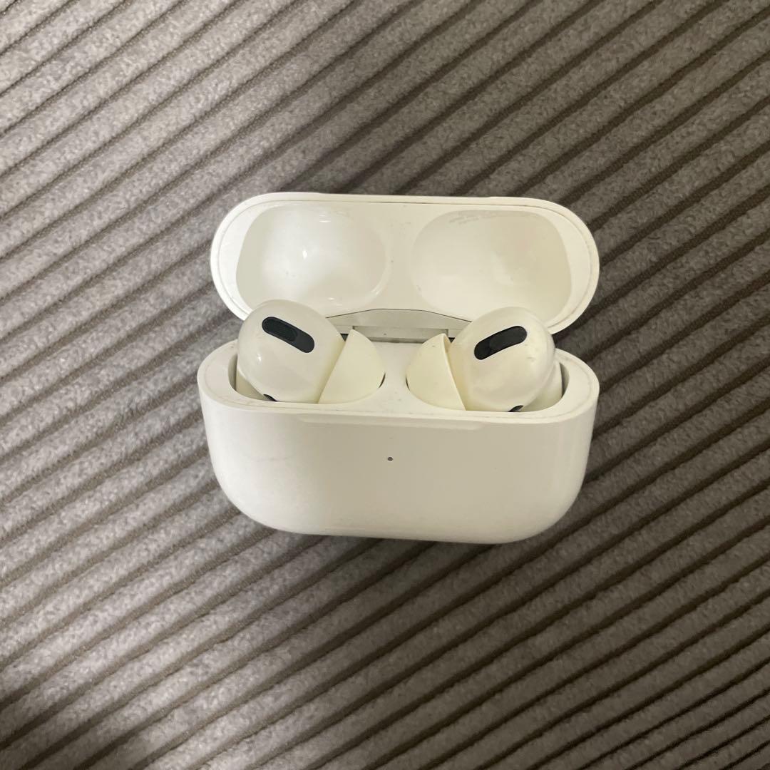 Apple AirPods Pro 本体 充電ケース付き　iPhone X本体