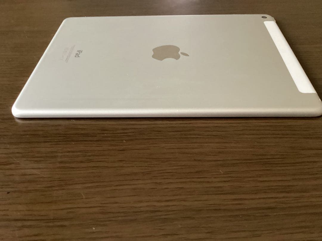 iPad Air 2 Wi-Fi セルラーモデル　32GB [au]