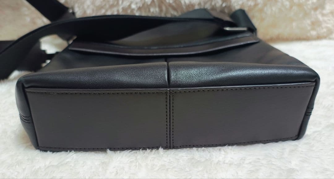 (美品)TUMI ALPHA 2 ショルダーバッグ、ポーチ ブラック 黒