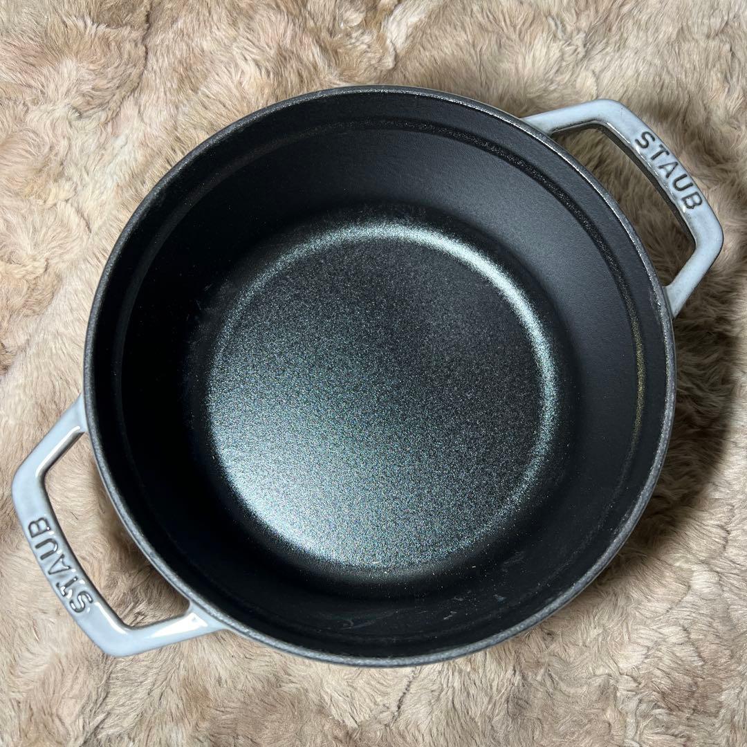 ストウブ　ピコ ココット ラウンド グレー22cm両手 鋳物 ホーロー 鍋　IH