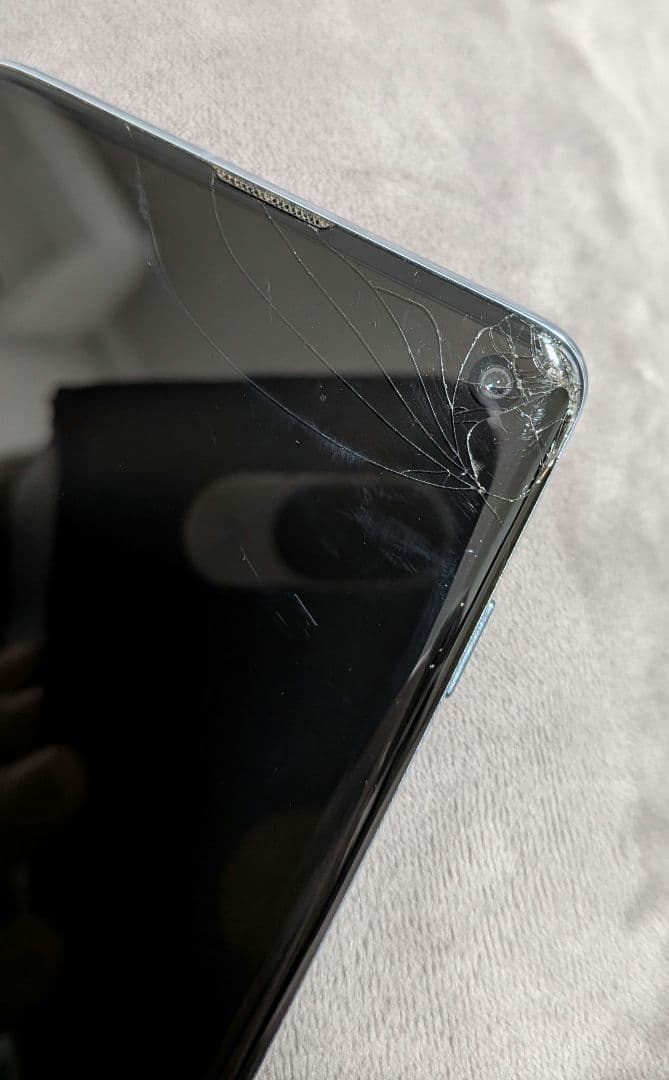 Galaxy S10 本体 ブルー　画面割れあり