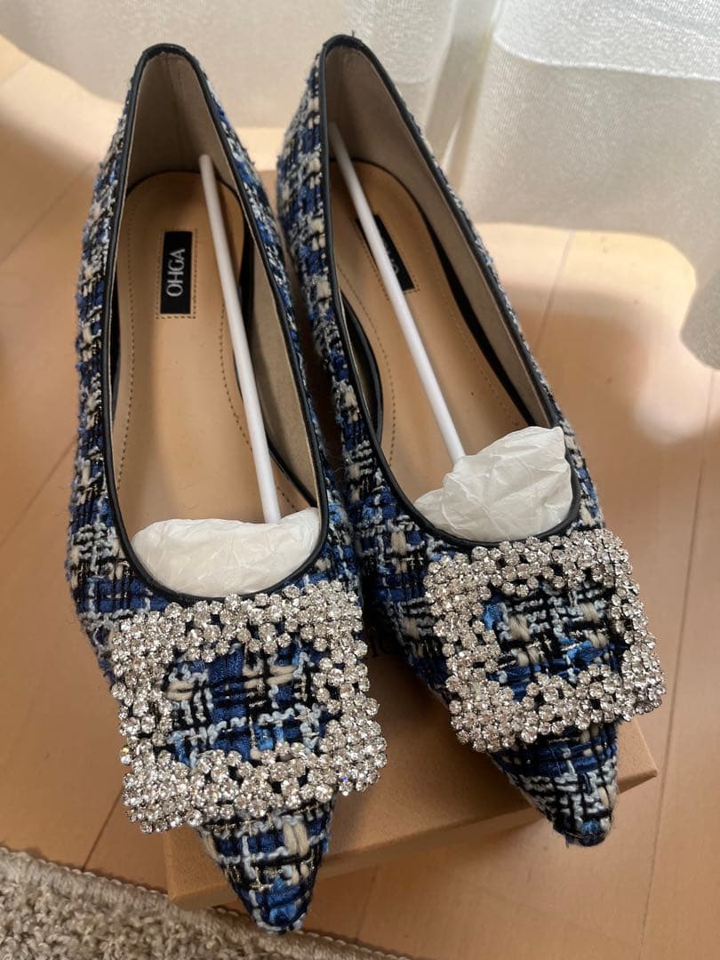 新品未使用OHGA ビジュー付きフラットシューズ