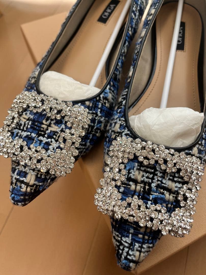 新品未使用OHGA ビジュー付きフラットシューズ