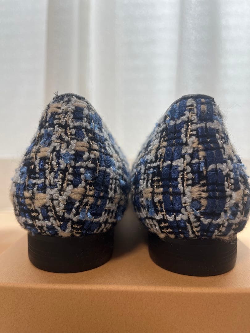 新品未使用OHGA ビジュー付きフラットシューズ