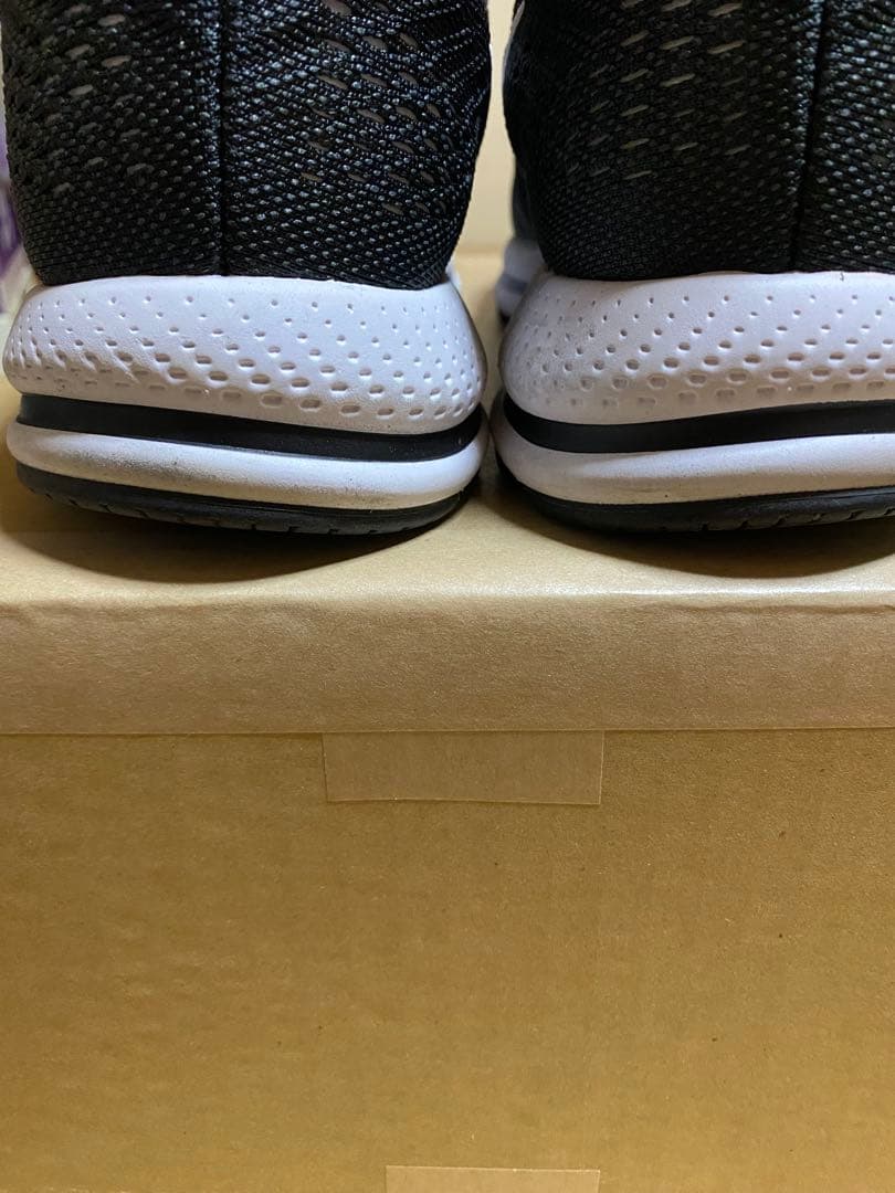 ナイキ　エアズームボメロ12 ブラック