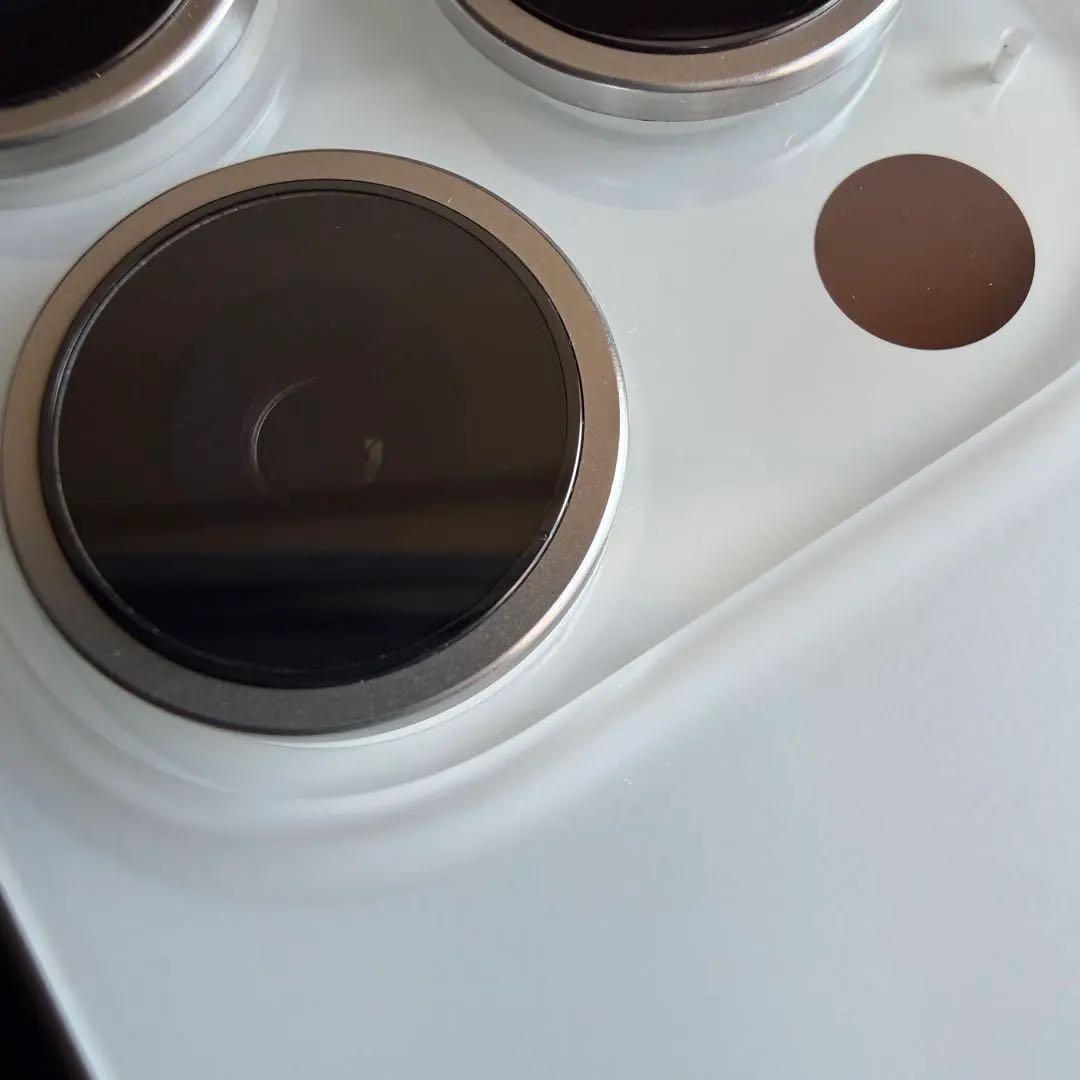 iPhone 15 Pro 128GB ホワイトチタニウム SIMフリー 本体