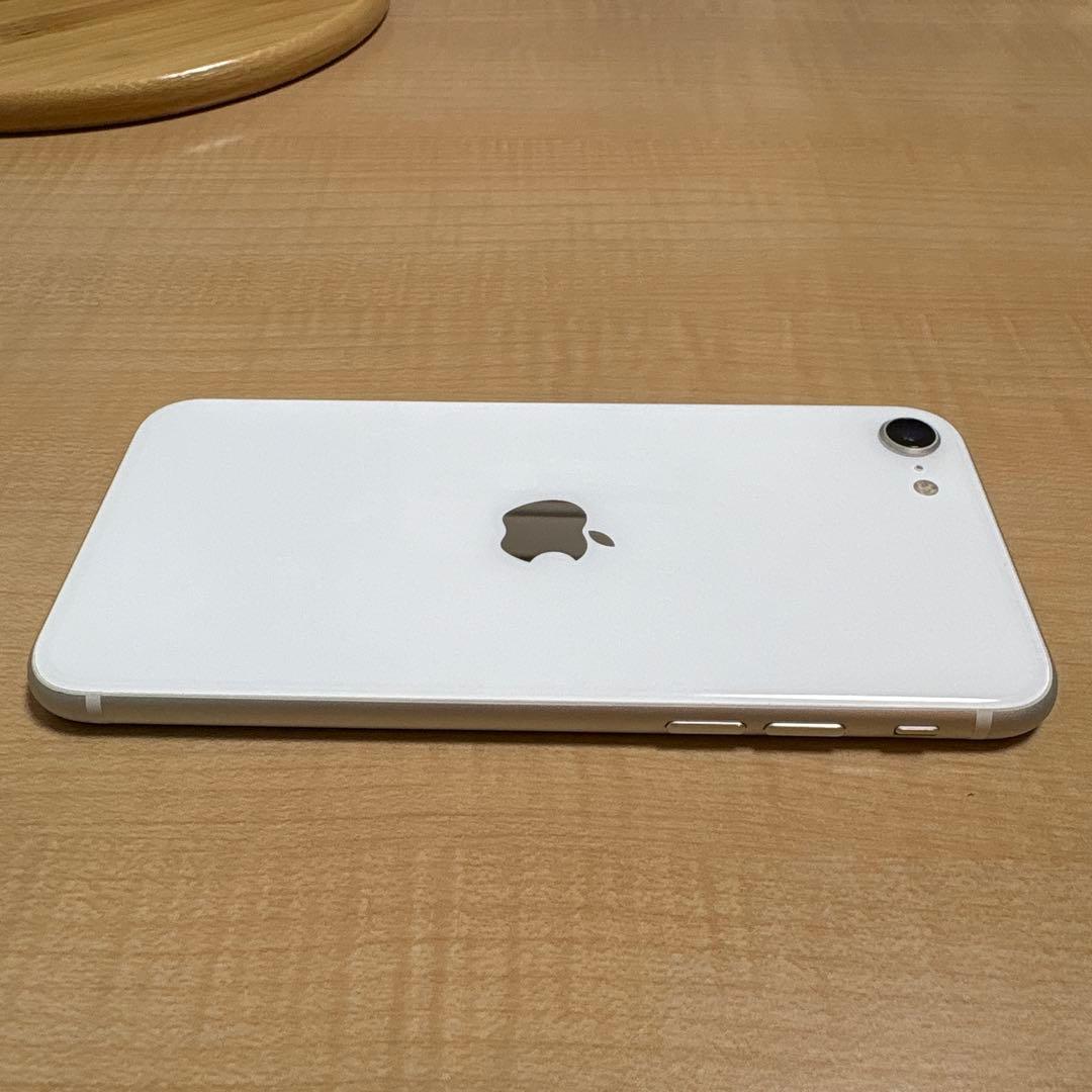 Apple iPhone SE (第2世代) ホワイト 本体