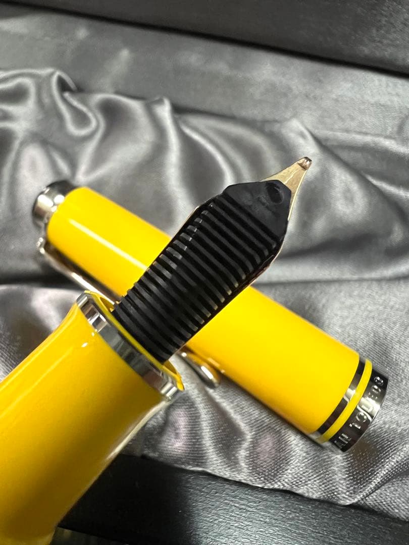 Pelikan ペリカン トレド M910 万年筆 イエロー 18K M